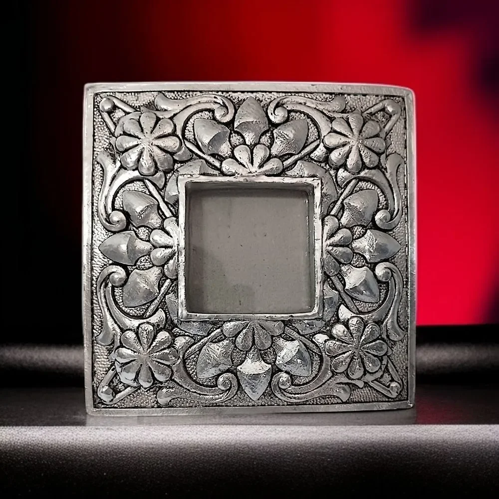 Vintage Ornate‎ Resin Picture Photo Frame Silver Tone Floral Scroll 6x6 Medieval